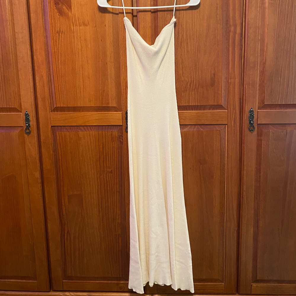 White knitted dress